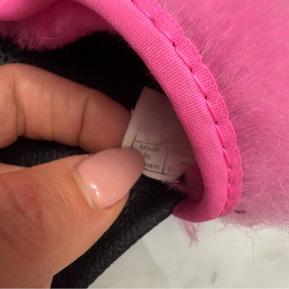 UGG Royale Pink Slides Women's Size 8 Fluffy Fur Sandals Slippers - Picture 9 of 9